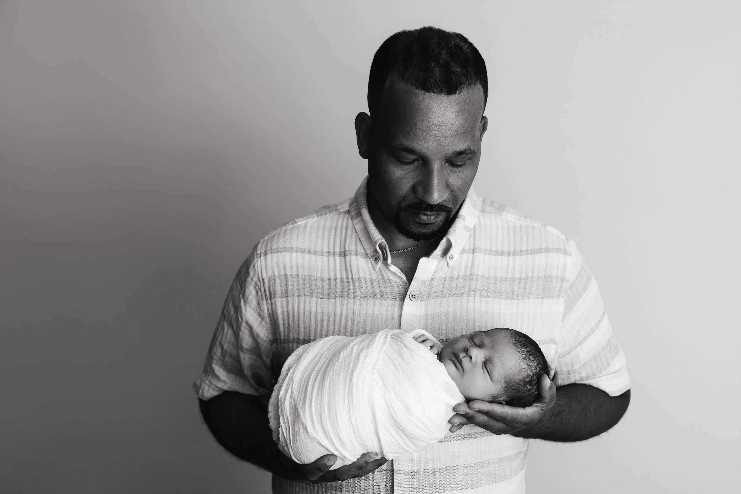 Bryson Newborn BLOG-17.jpg