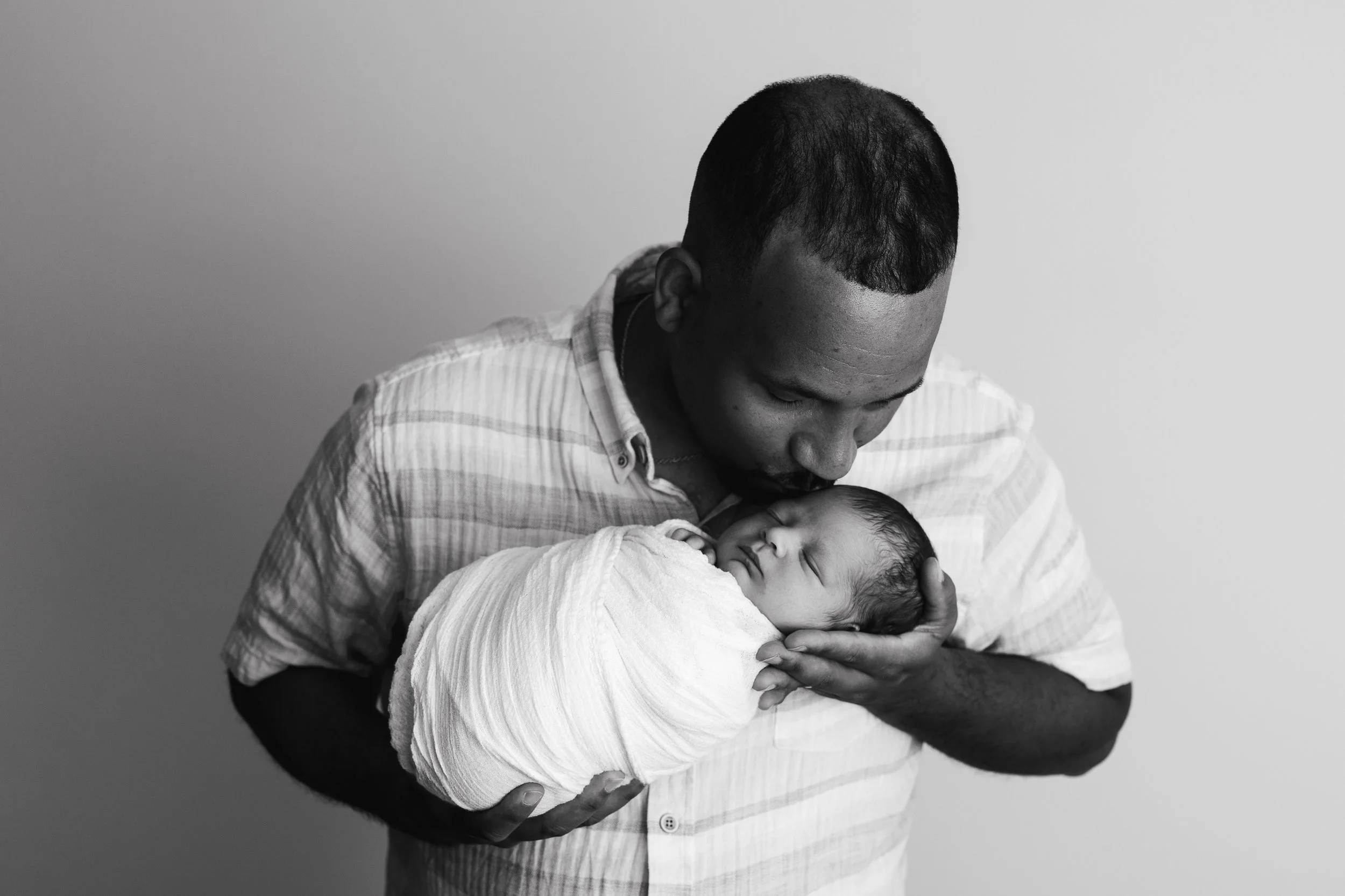 Bryson Newborn BLOG-20.jpg