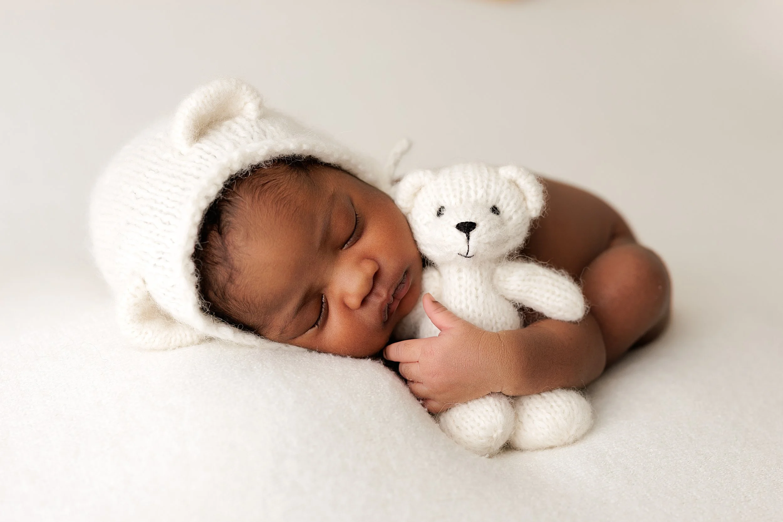 Demi Newborn BLOG-18.jpg