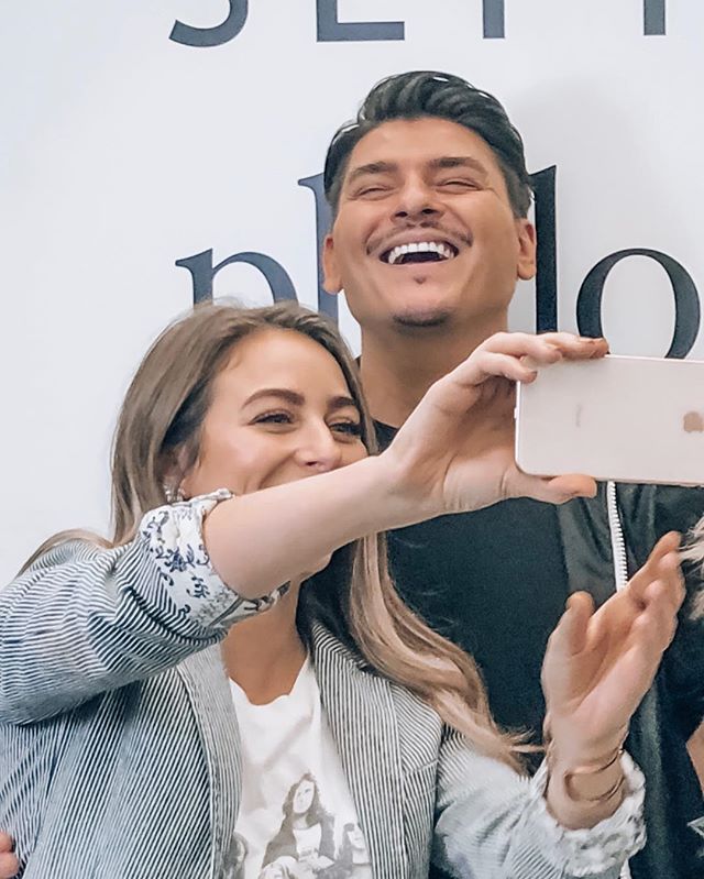 So much fun working with beauty industry legend @makeupbymario onset AND for a live event yesterday! Looking forward to creating more makeup magic together in 2019 💄💫 Thank you to my @lovephilosophy family for always supporting me- my gratitude goe