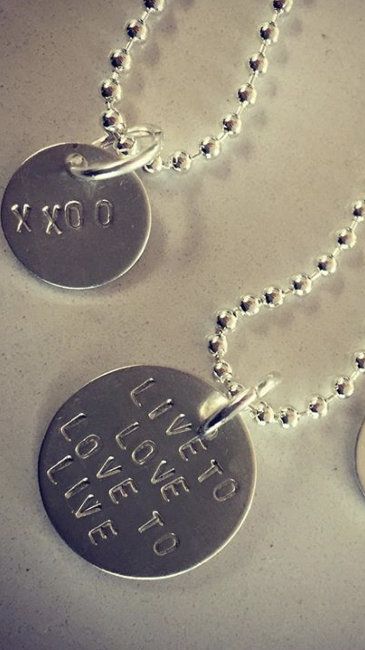 C2I xxoo love to live IMG_3034.PNG