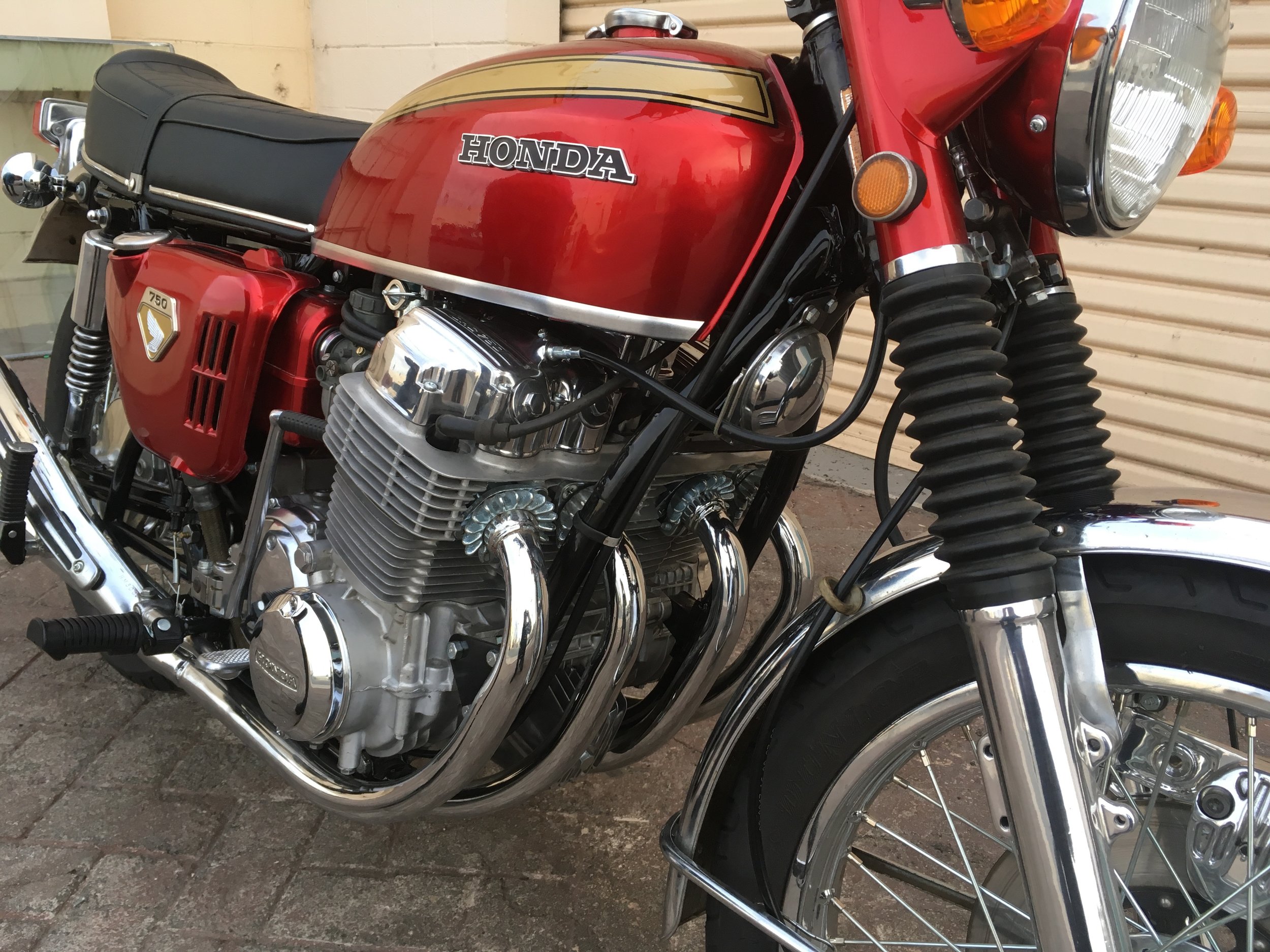 (Close up, Front) 1970 (Red) Honda CB750 .jpg