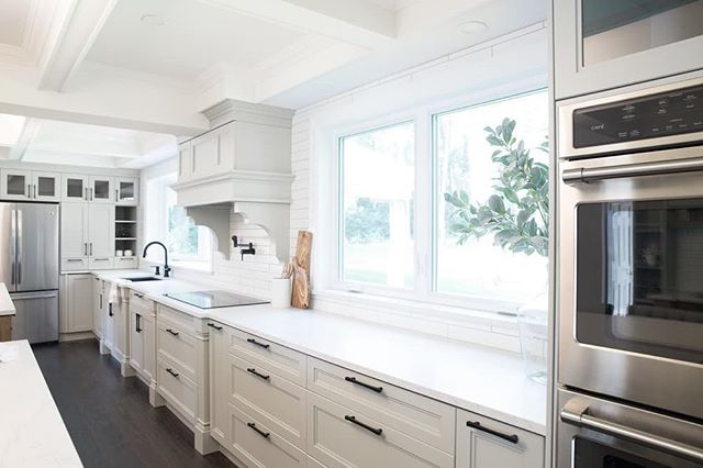 Happy Monday Morning! ☀️
We are loving all the melted snow from over the weekend, makes us really excited for Spring 🌿
Head over to our link in our profile to inquire about booking your design consult now.