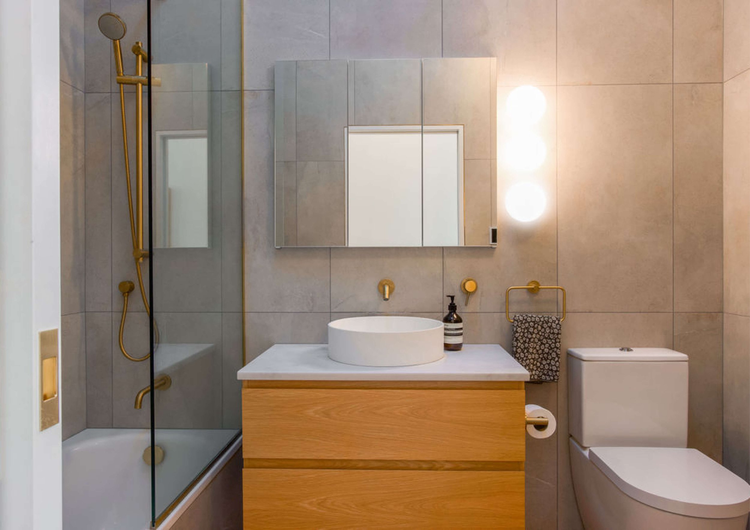 Charlotte Minty Interior Design Ngaio House Bathroom.jpg
