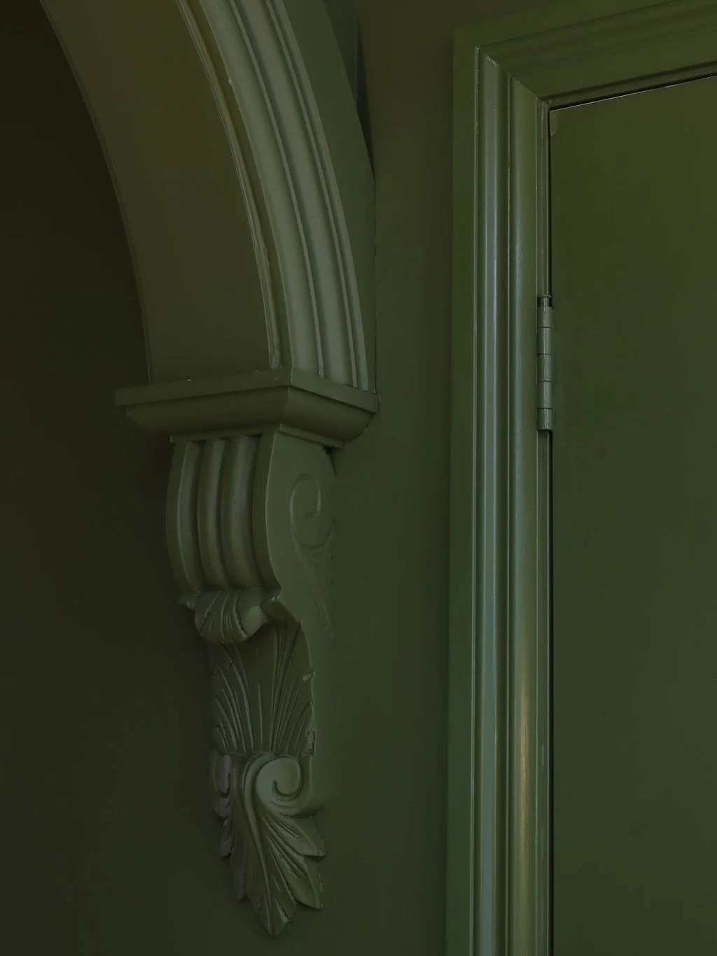 Surveying the many interesting design details in this wonderful project. 

Interior design, selection and finishes: @charlotteminty.interiordesign 
Architect: @judikeithbrownarchitect 
Build: @scottysconstruction 
Photography: @by_oliviaatkinson