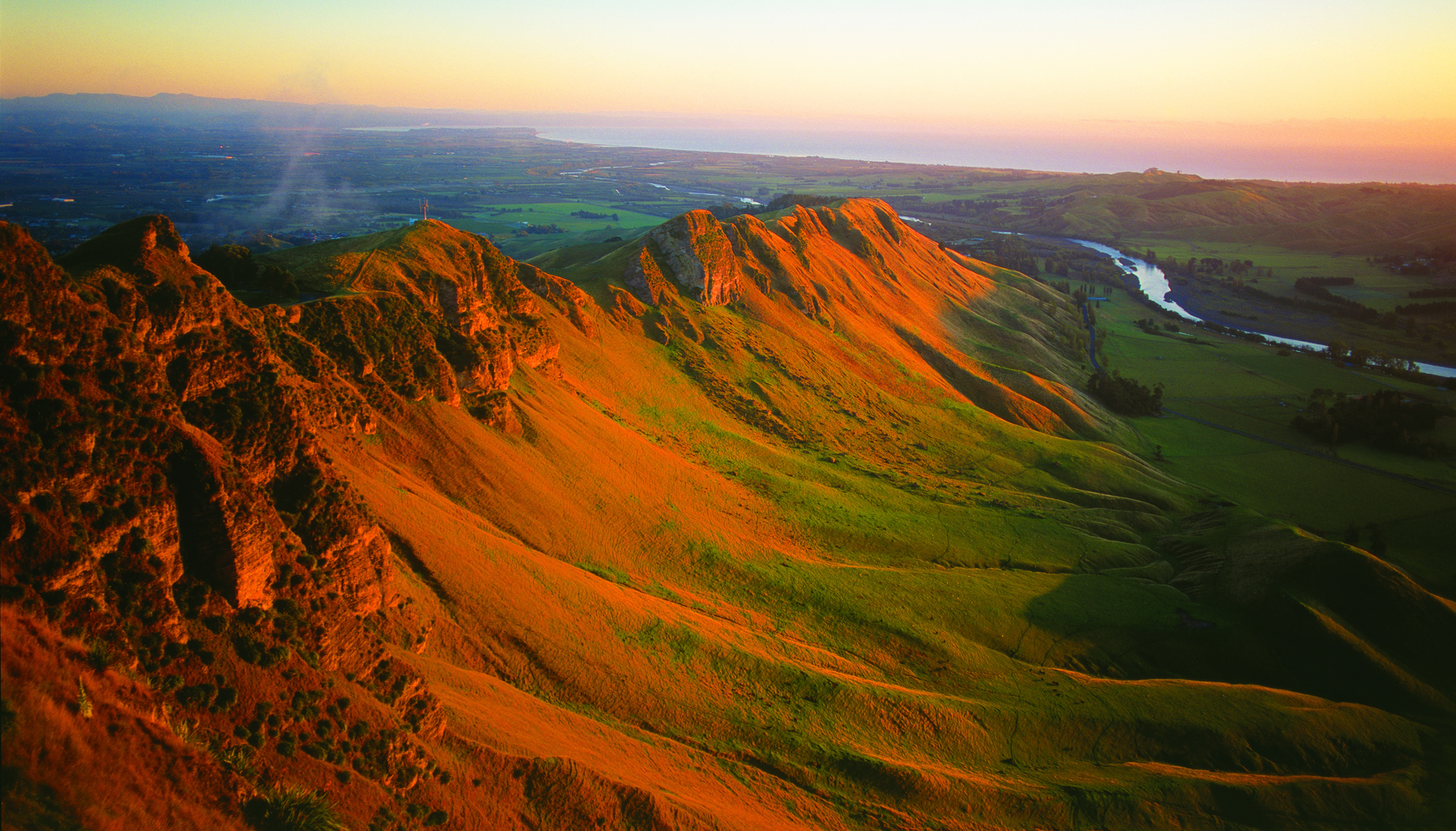FW-HAWKES-BAY-Te-Mata-Peak-.jpg