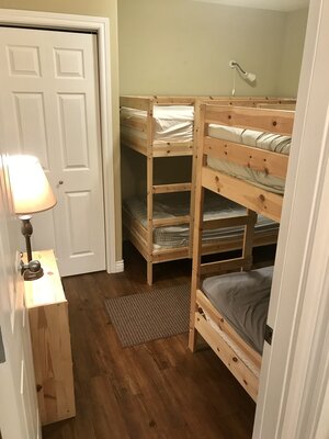 Mackenzie - Bedroom (2 bunkbeds)