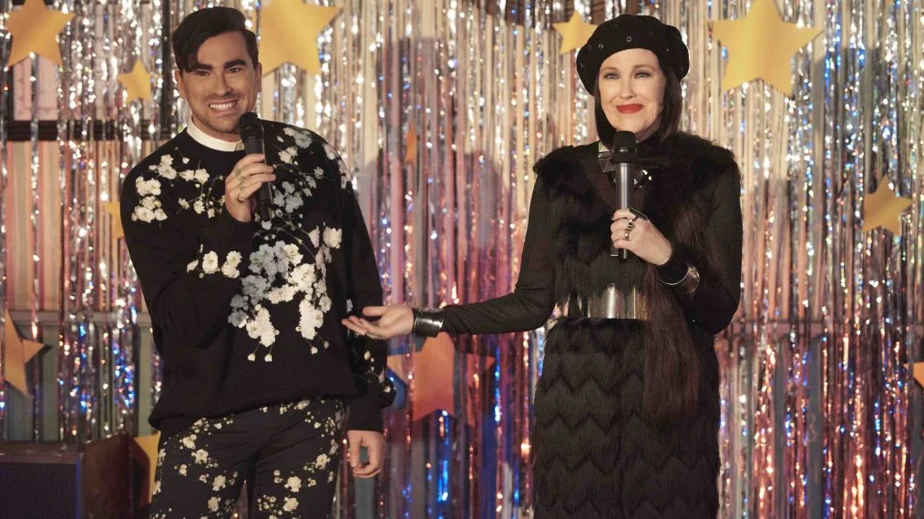 David and Moira, Schitt’s Creek’s resident fashionistas. Image via Pinterest.com