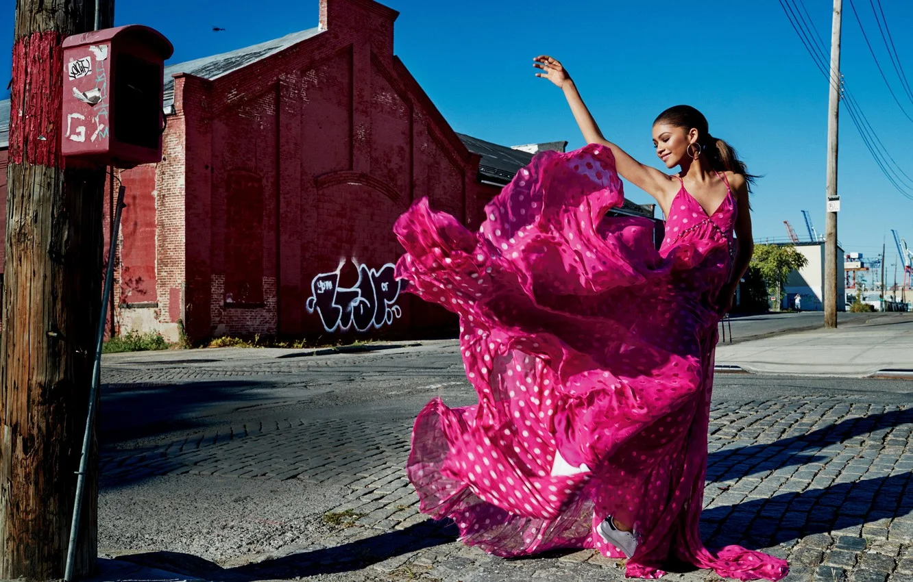 Phtographed by Patrick Demarchelier; Image via Glamour.com