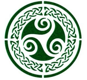  Celtic triskelion in green.  