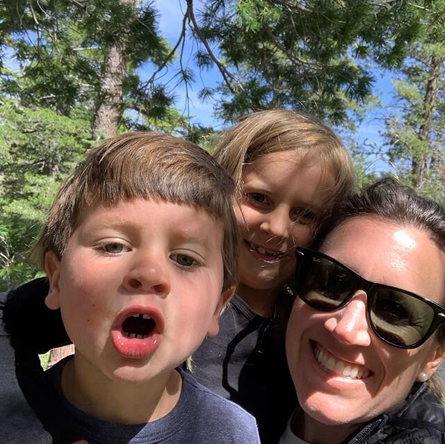 After a week away with the kiddos, I have a list for you of some of our screen-free activities that filled our downtime. Head over to www.otoutside.com for the latest blog post with the full list!
🏕
Some of our favorite activities included watercolo