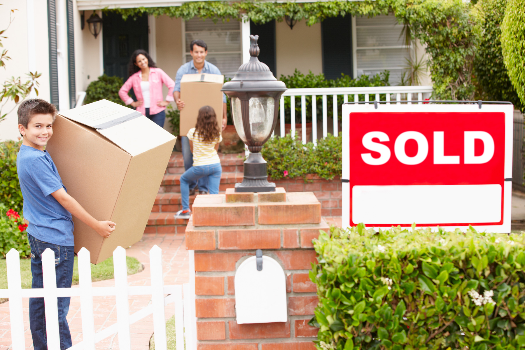 Moving-House-With-Anywhere-Movers.jpg
