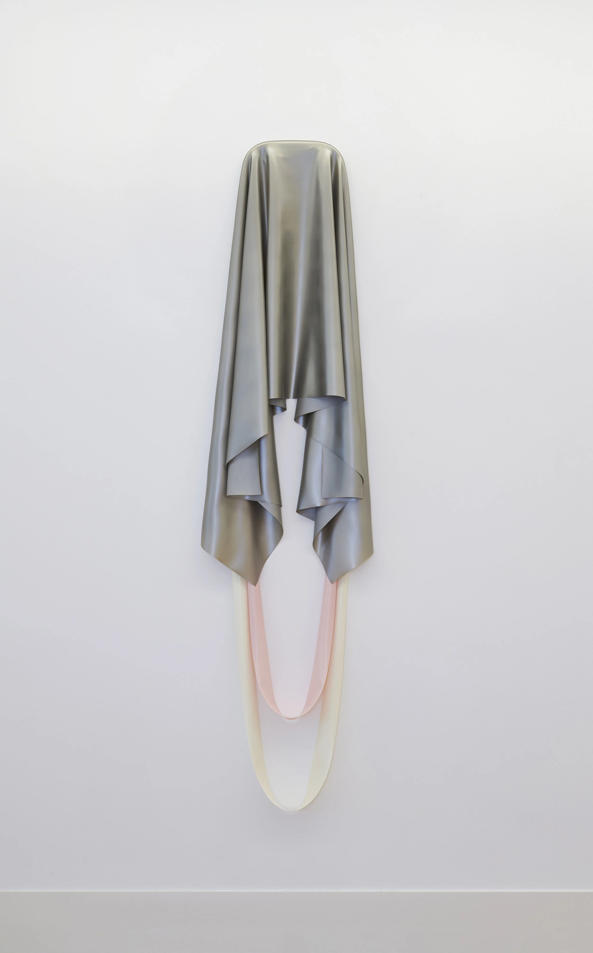 Stileis L1 | Latex, Stahl | 190 x 50 x 10 cm | 2019 | @GALERIE ALBER