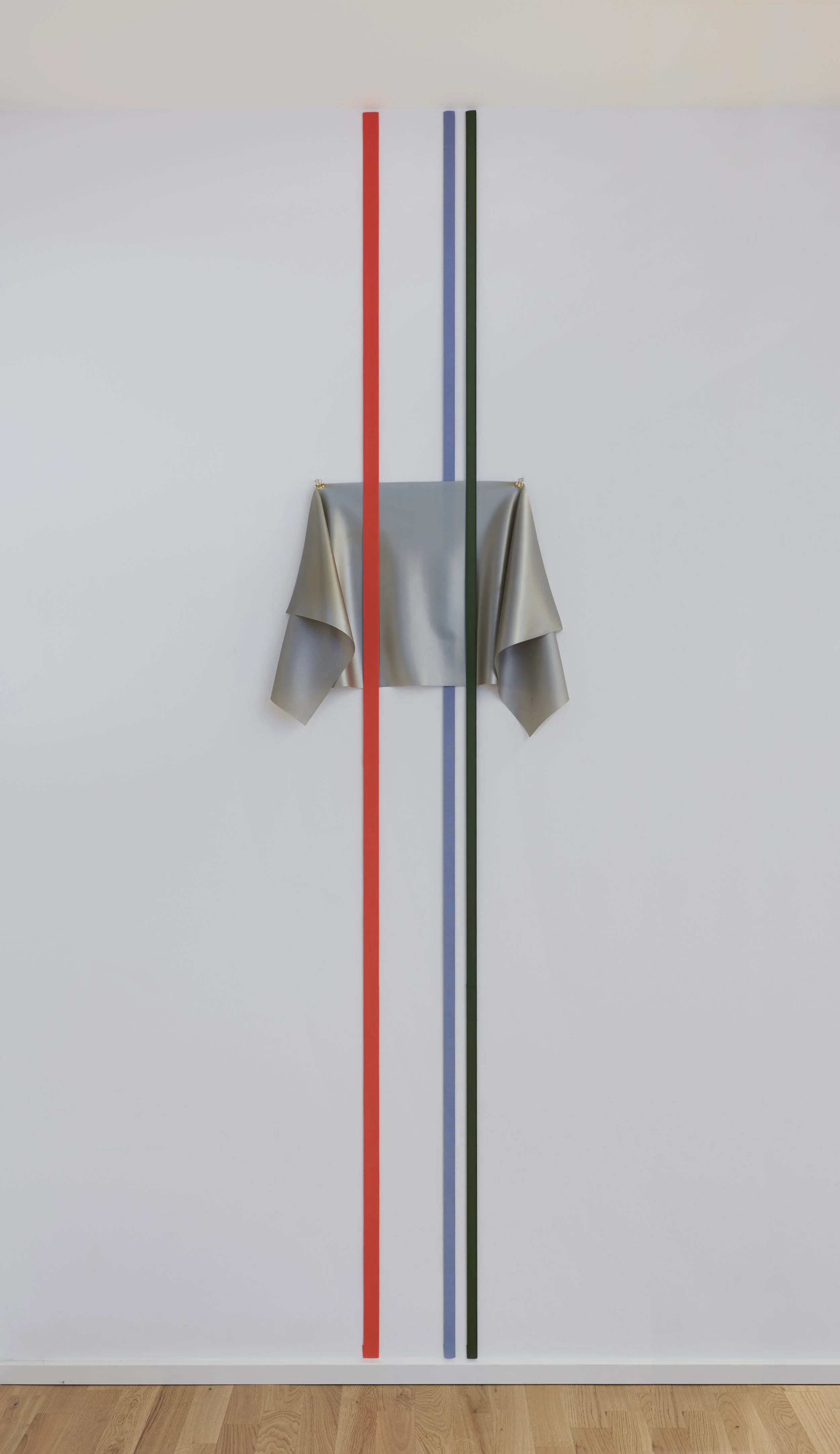 H-Träger | Gummiband, Latex | Maße variabel | 2019 | @GALERIE ALBER
