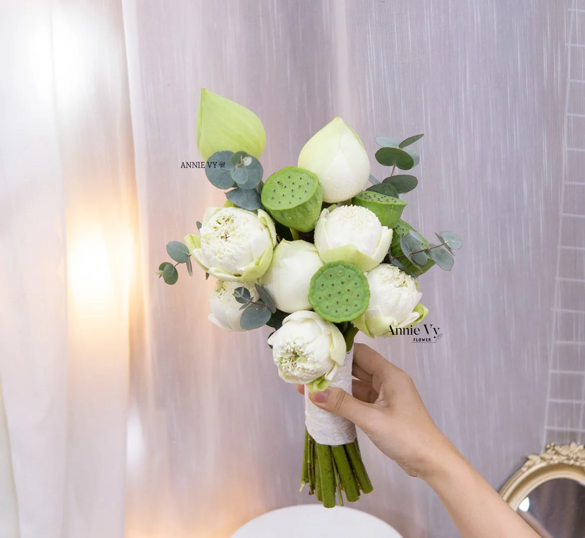Tổng hợp những ảnh bó hoa sen trắng với sắc trắng tinh khôi và đẹp mắt