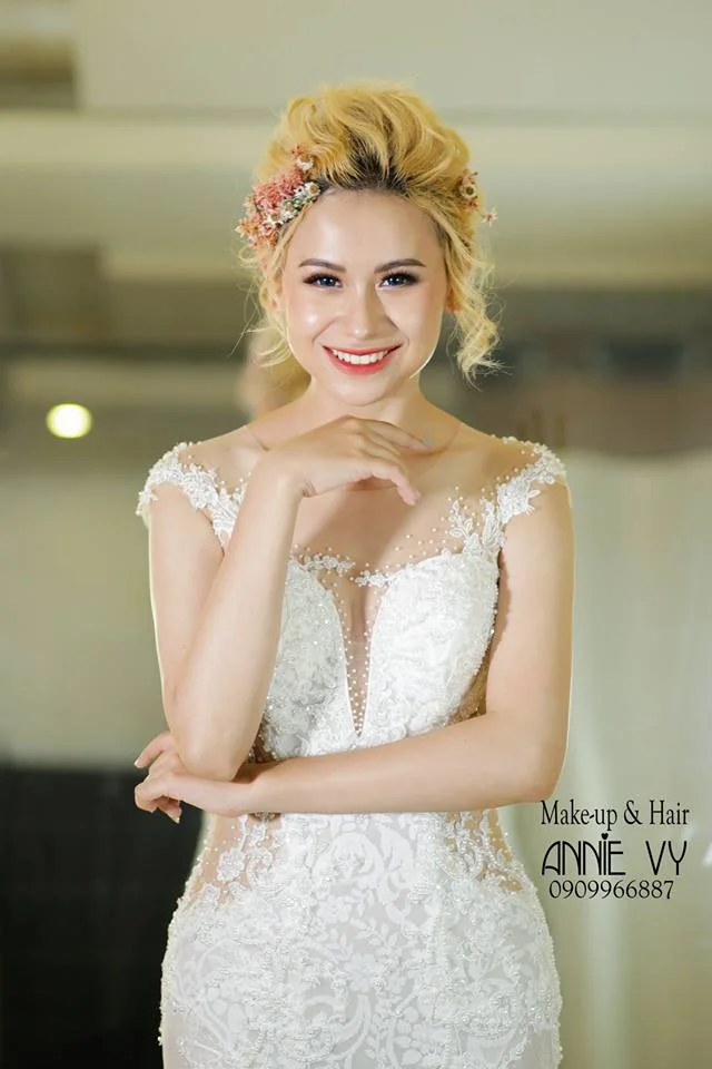 co-dau-nu-cuoi-hoan-hao-ngay-cuoi-2.jpg