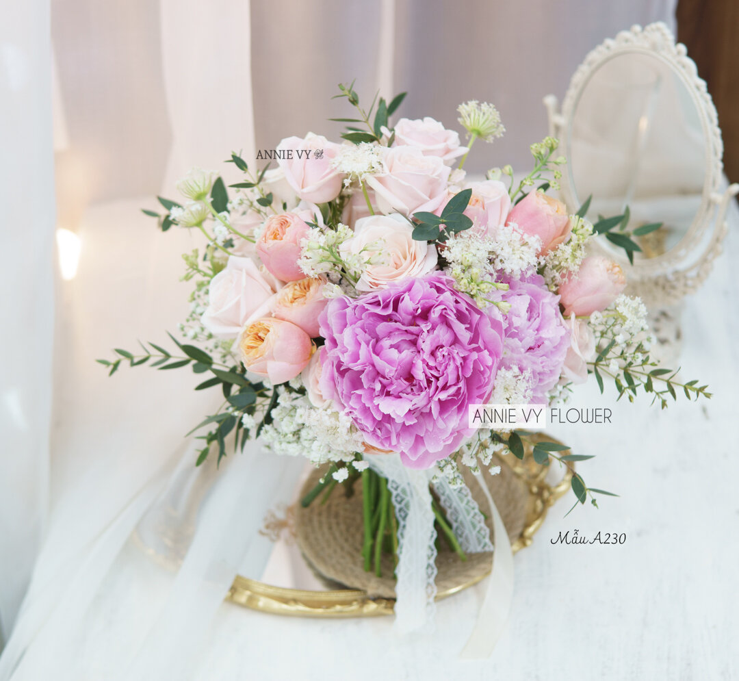 Hoa Cầm Tay Mẫu Đơn — Annie Vy Wedding