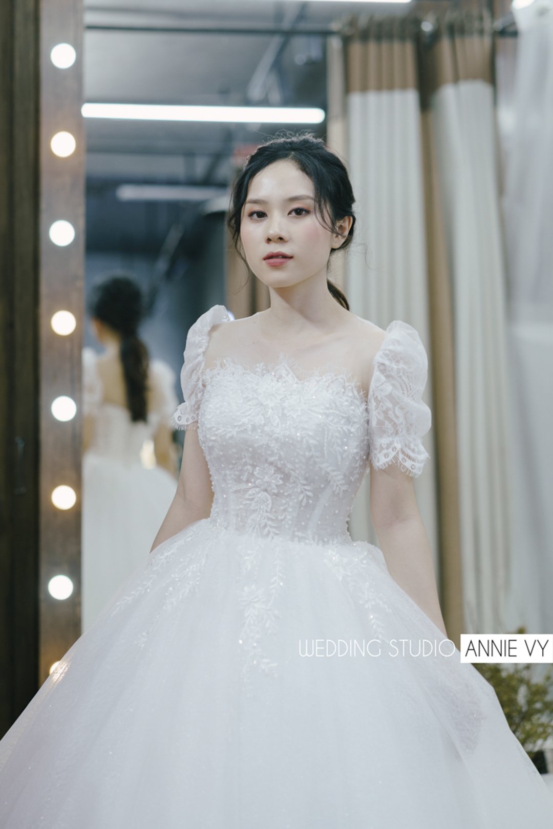 4 tips chọn váy cưới cho cô dâu có phần tay đầy đặn  Ren Bridal