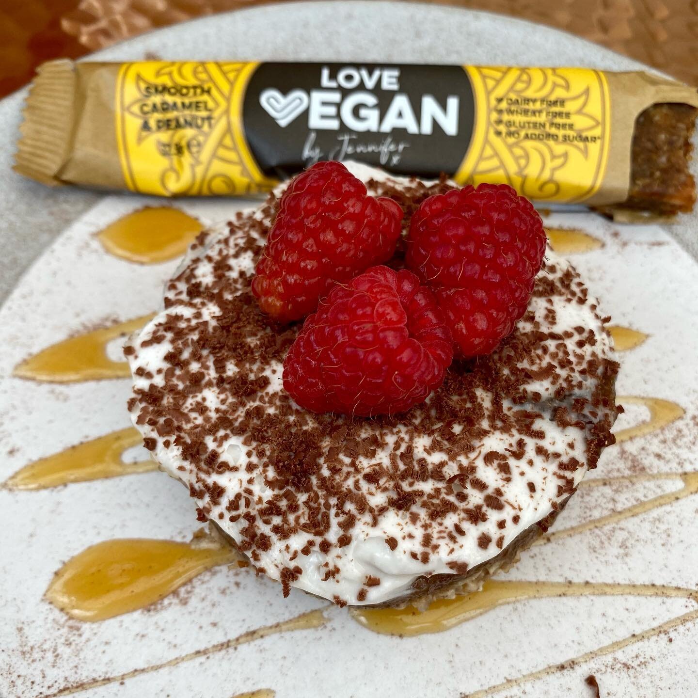 Working on making our favourite comfort pud... banoffee pie. As always this #lovevegancreation is 100% VEGAN and a big bonus is that it&rsquo;s HEALTHY too. 

It&rsquo;s been a challenge but I think I&rsquo;ve cracked it this time! This gorgeous bano