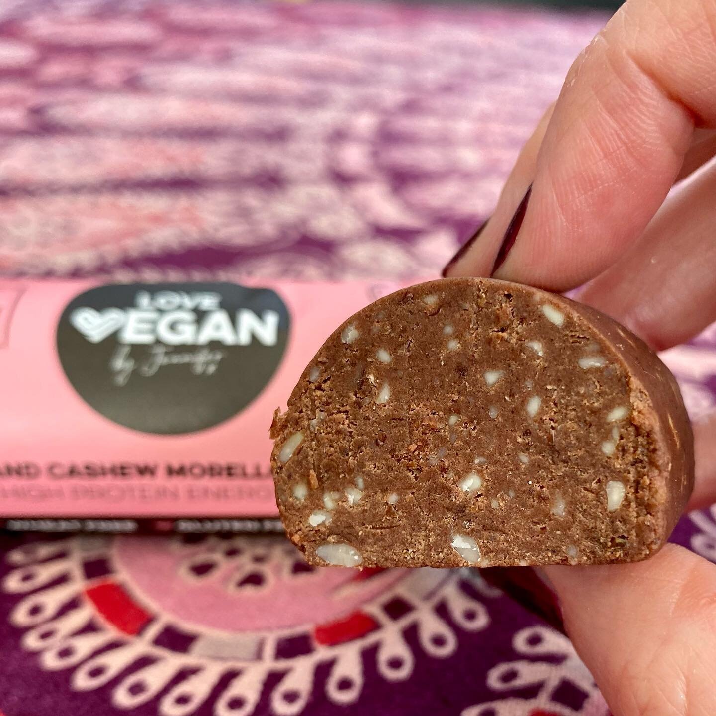 This week were getting up close and personal with our HIGH PROTEIN energy bites! They are the perfect way to refuel after a work-out or to simply get some added protein into your diet. This cacao and morello cherry flavour in this photo is sooooo tas