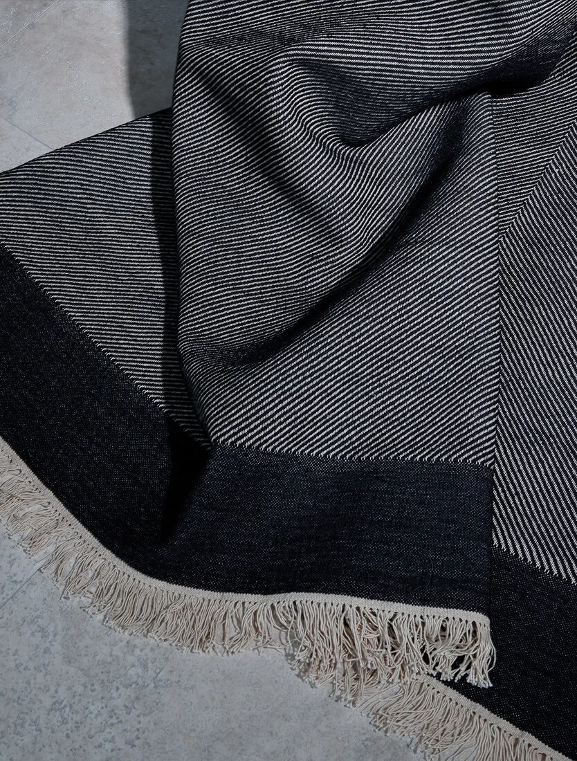 Twill_int._Coal_Detail.jpg