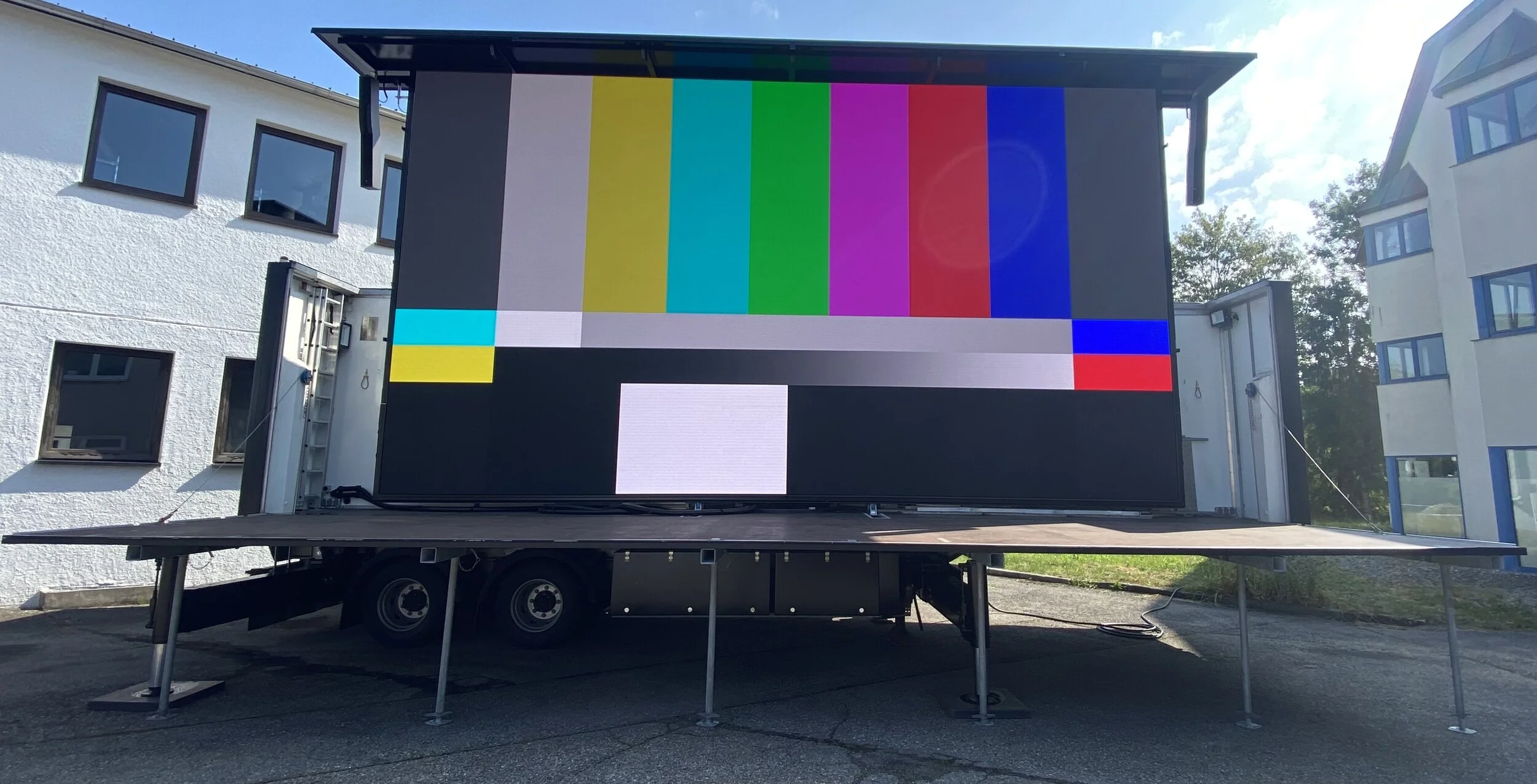 Neue LED Trailer rB 50, LED Trailer mit 50 m² Bildfläche !