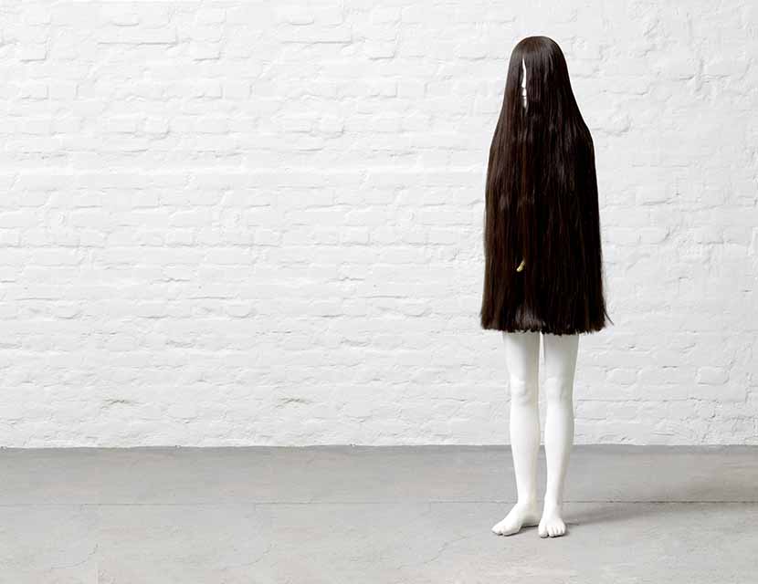 Mariana Vassileva, JOEY, 2007, H:1,6m Taille:0,5m, Skulptur Gips, Kunsthaar, mixed media