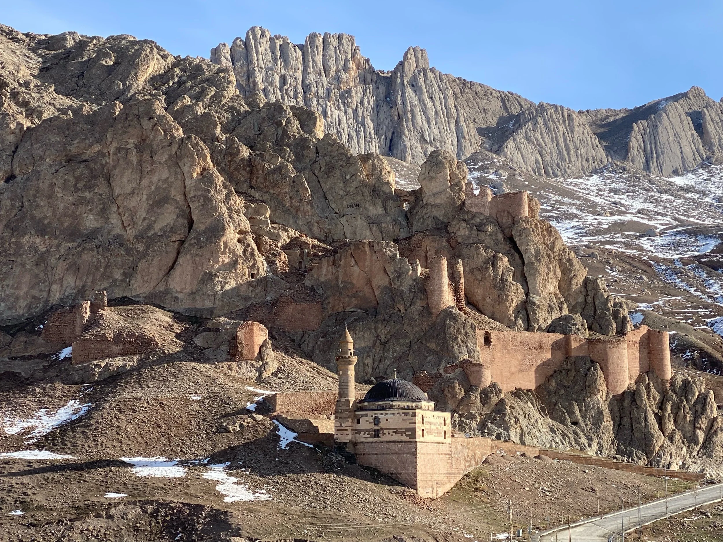 Travelling in the Mount Ararat region: from Van via Doğubayazıt to Kars