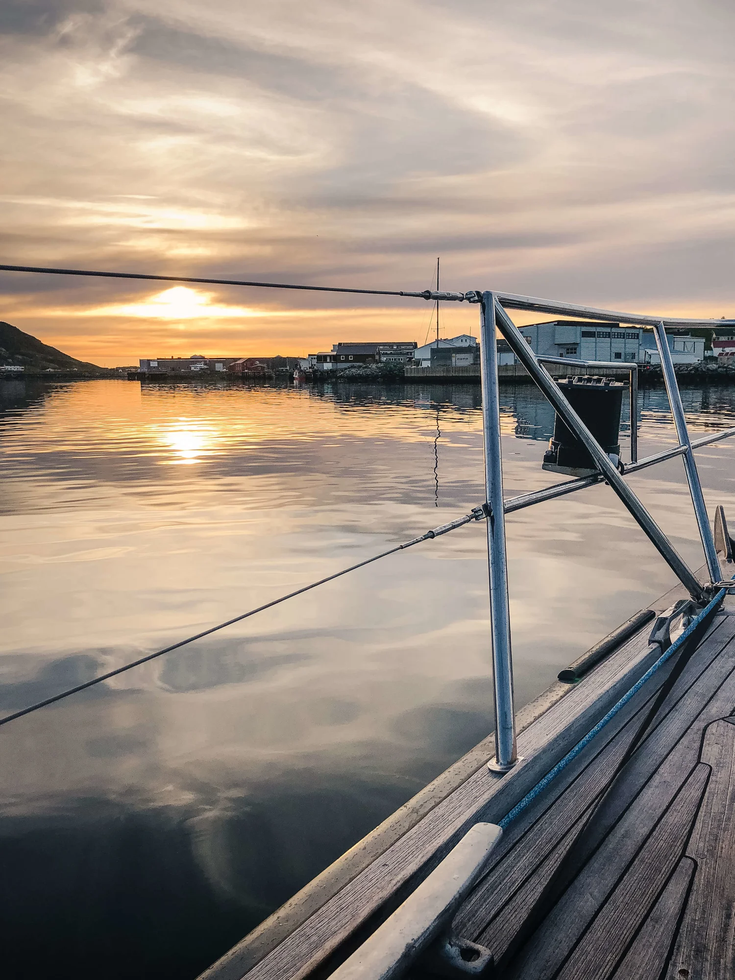 Le Soleil De Minuit En Norvège Hors Pistes