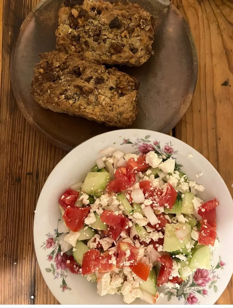 What do our customers make with Daily&rsquo;s local produce? Today, it&rsquo;s zucchini bread and a cucumber,onion, tomato salad! What would you make? DM us your favorite recipe with local ingredients or your &ldquo;Daily Haul&rdquo;! #dailygroceries