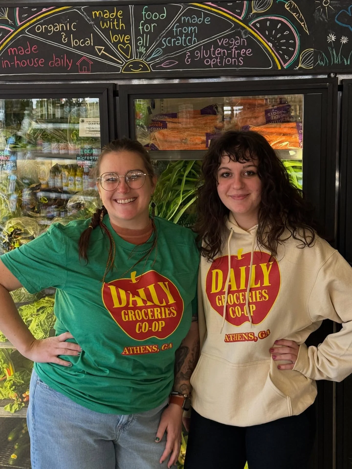 ✨✨ new merch alert ✨✨ and just in time for the holidays! We&rsquo;ve got some new t-shirts and hoodies with our classic apple logo 🍏🍎 y&rsquo;all come scoop em up, along with a gift card and some groceries 🌶️ you know it&rsquo;s what your friends 