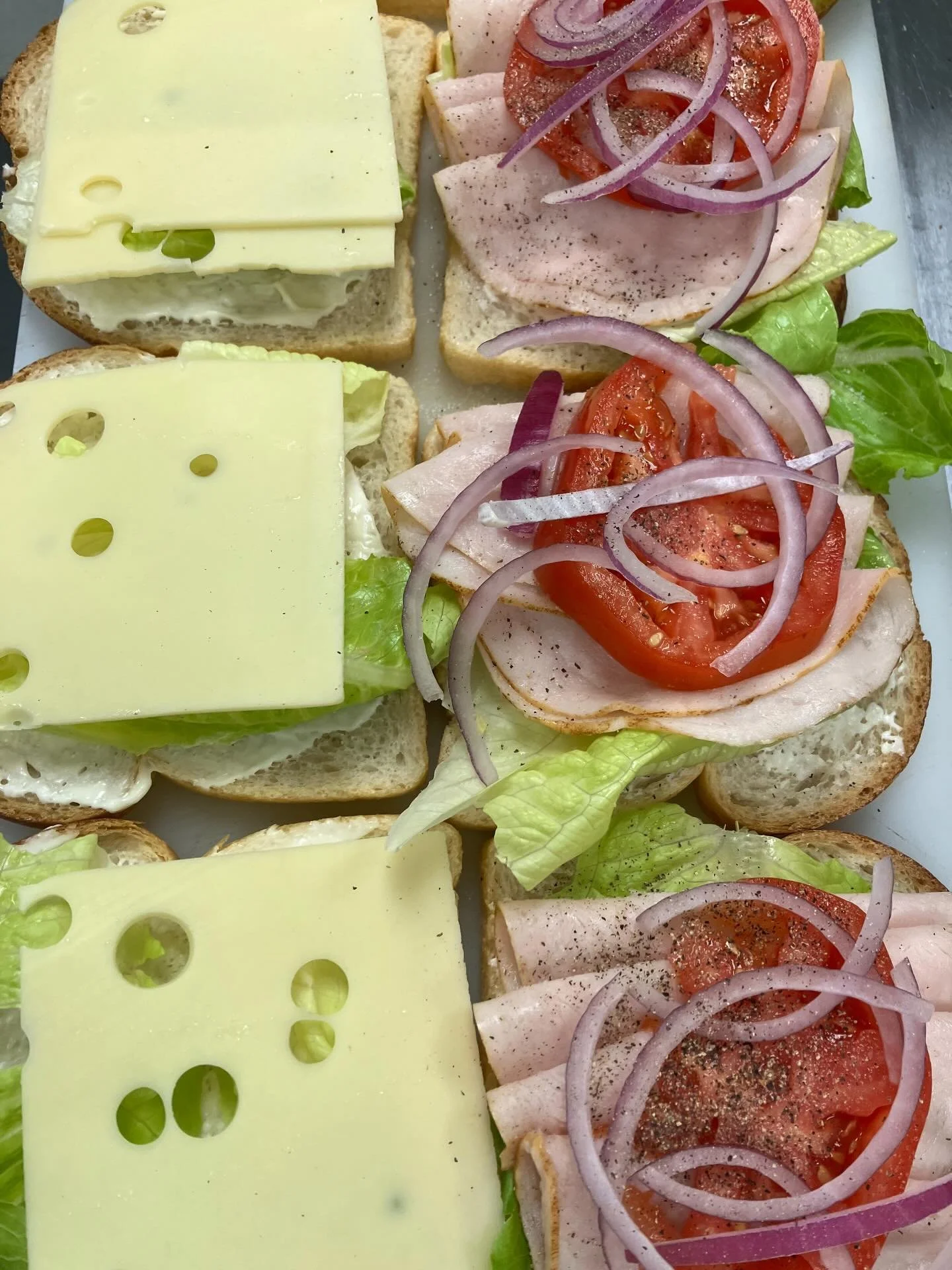 Y&rsquo;all come and grab a super fresh turkey and swiss sammie made by yours truly @belongstothemountain 😋😋