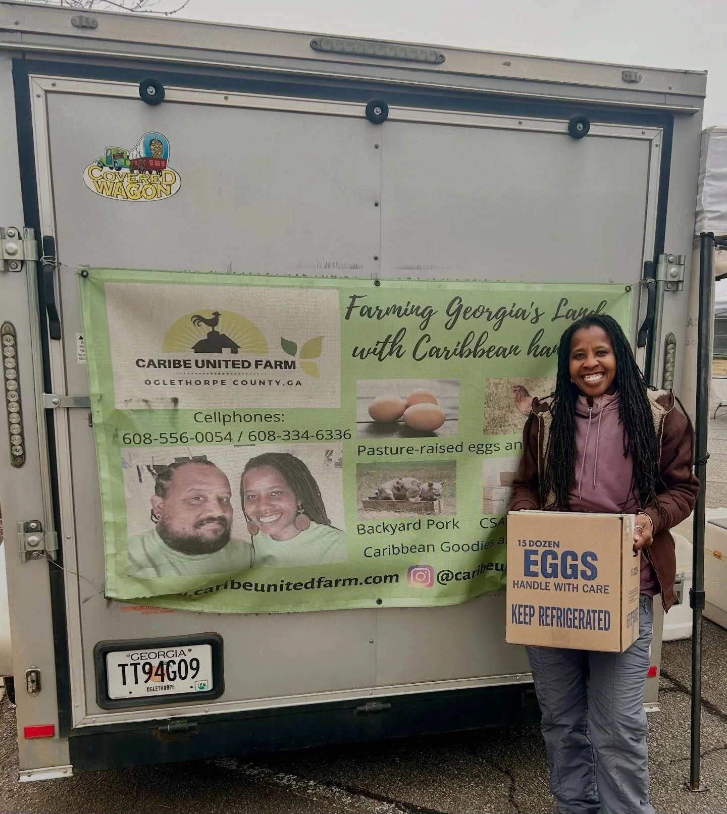 What do you do when a storm cleans you out of eggs? You head down to the farmers market to meet your friendly local farmer to restock of course! Thank you so much to Tamita and @caribeunitedfarm !  #localfood #knowyourfarmer #publixcantdothat
