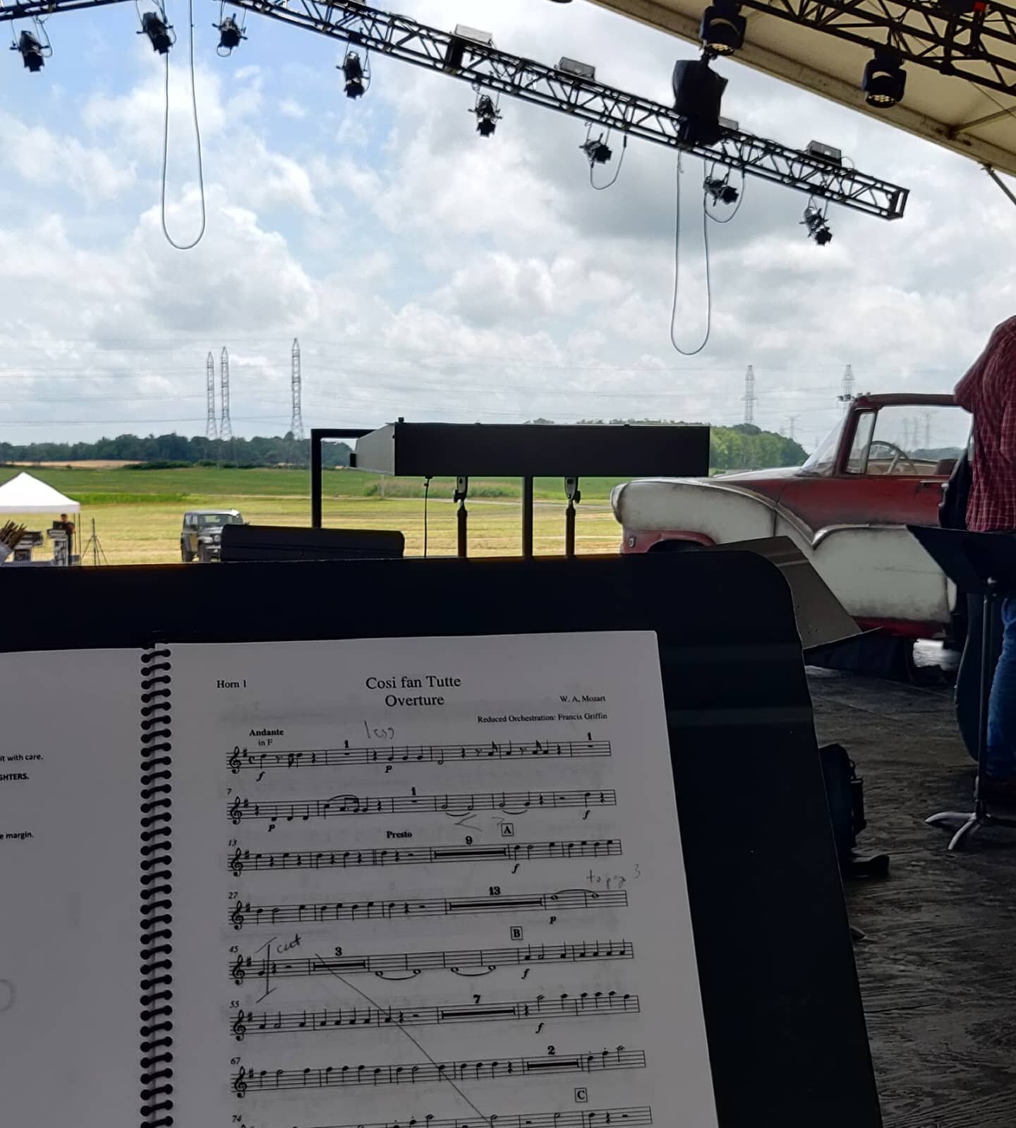 So excited to perform Cosi Fan Tutte with @brottmusicfestival tomorrow! We've got our outdoor stage ready for a very memorable drive-in themed drive-in concert! 😁

#nationalacademyorchestra #nationalacademyorchestraofcanada #brottmusicfestival #oper