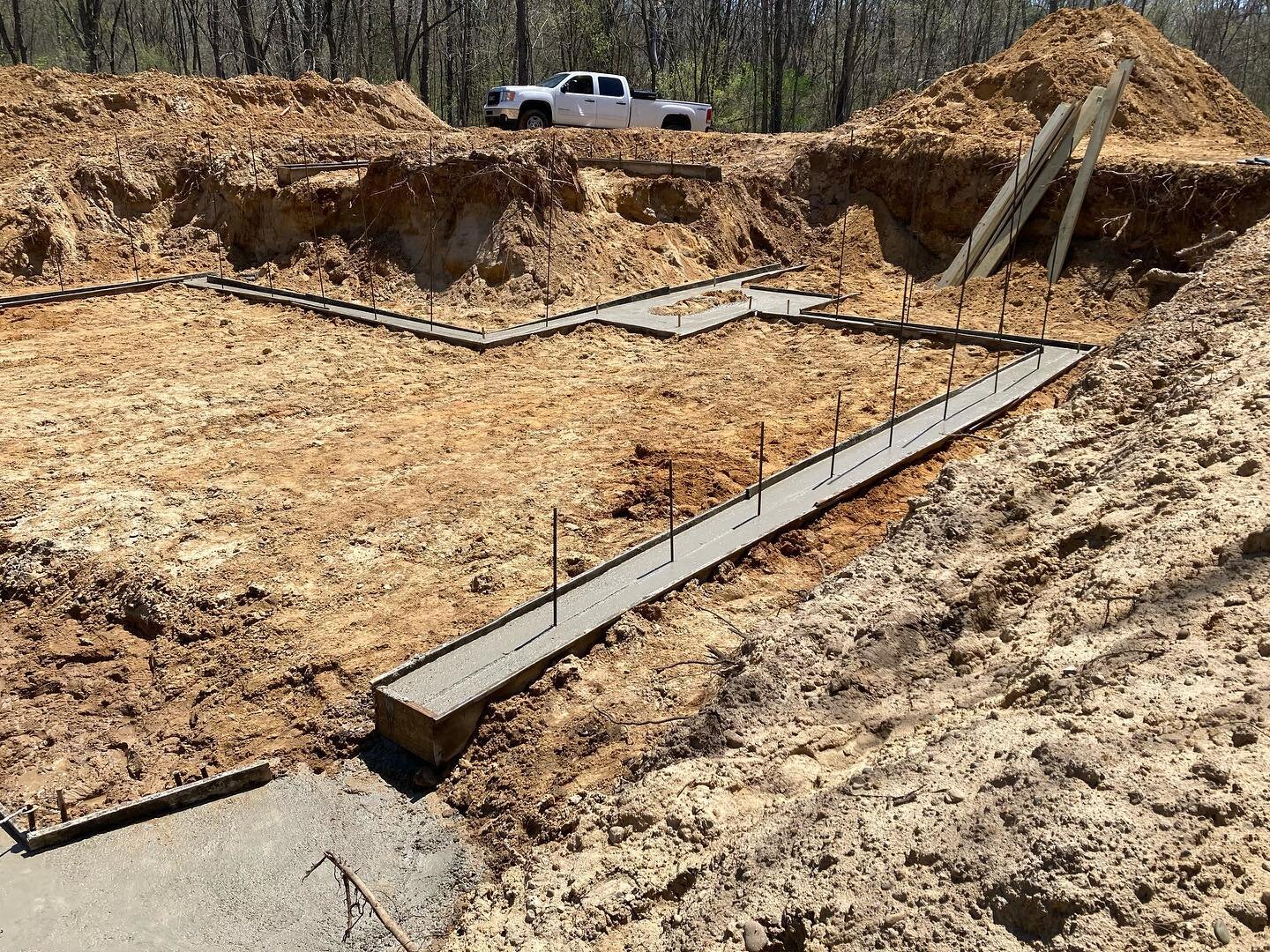 So it begins! This two bed two bath with a walkout basement is well under way! Footings are in the ground and ready to pour the basement walls!

#newconstruction #footings #flannelhomes