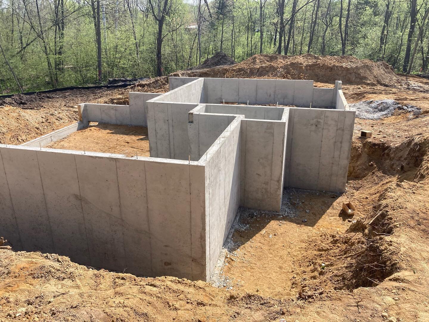 Basement walls are up!

#pouredwalls #newconstruction #flannelhomes #westmichiganbuilder #michiganconstruction