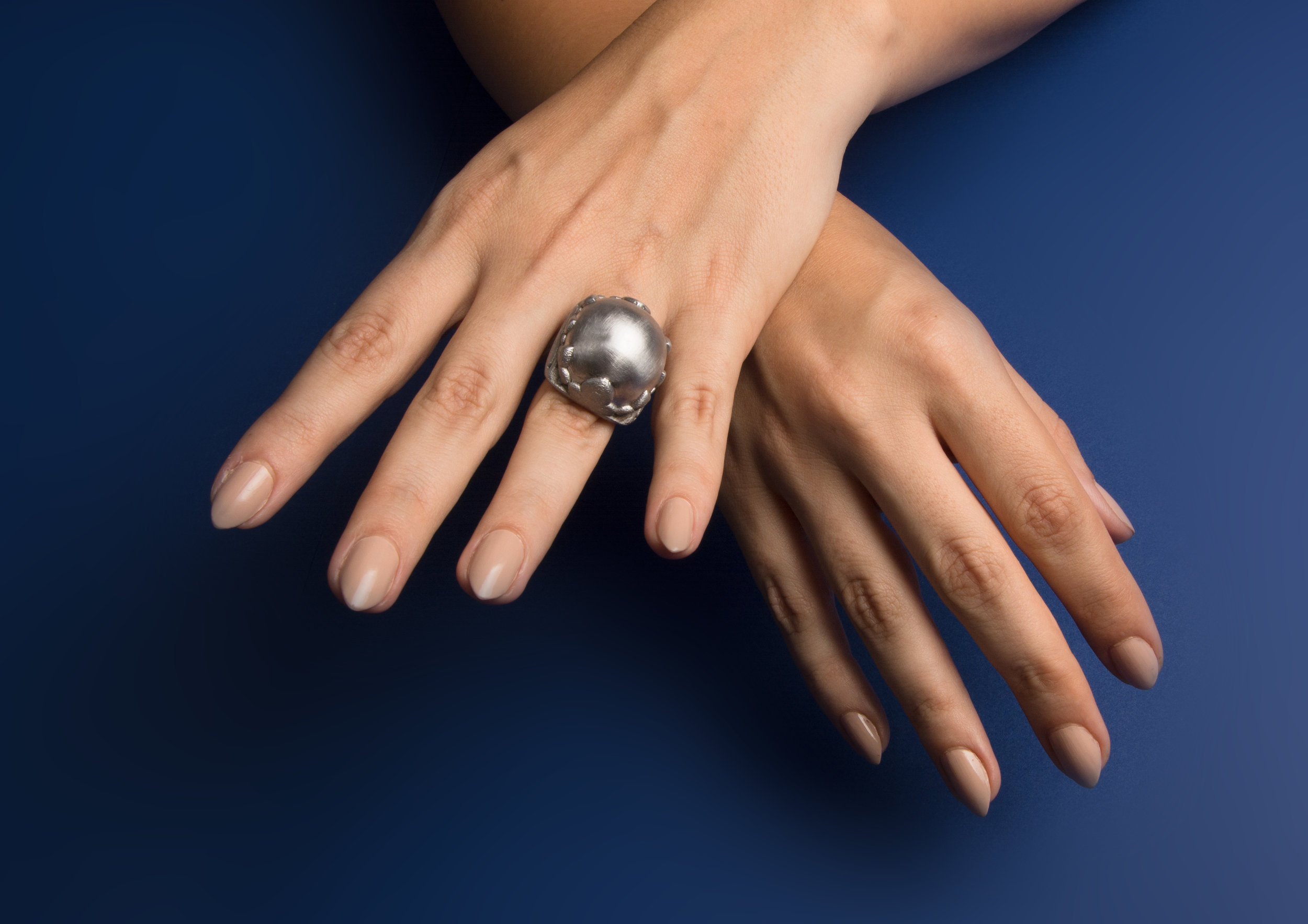 Cabuchon Ring_Hand_1.jpg