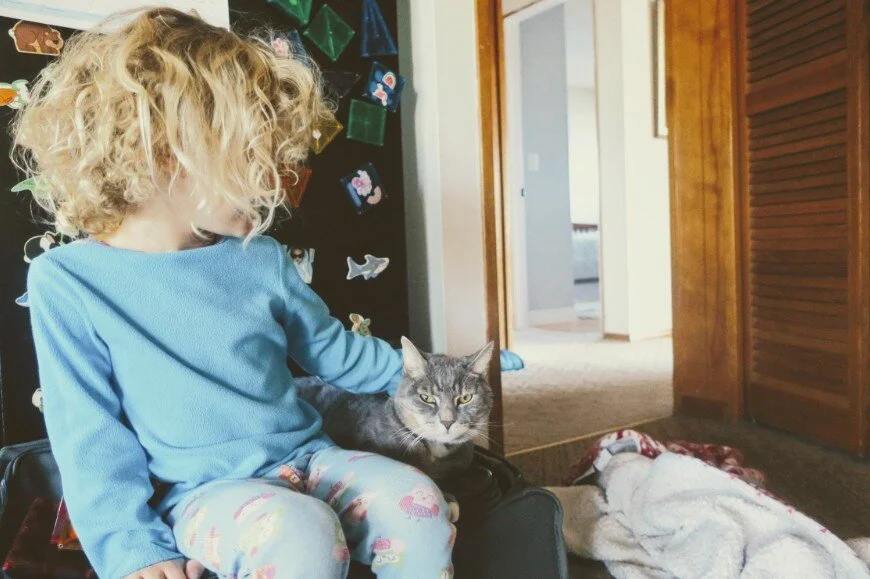 Living far from family: 6 questions to ask yourself before making a big move