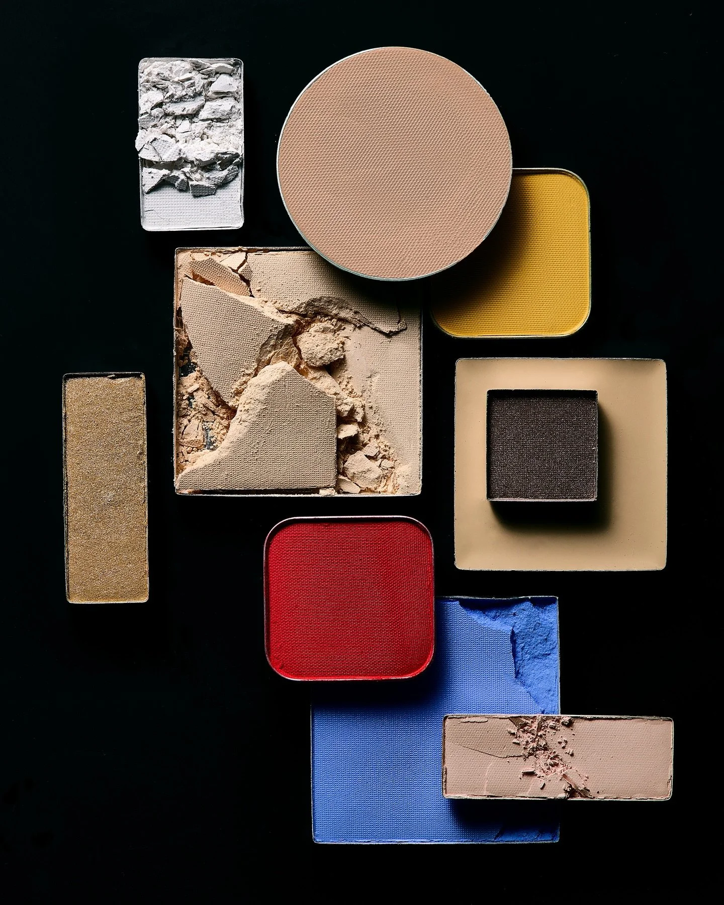 An eyeshadow palette hates to see me coming.