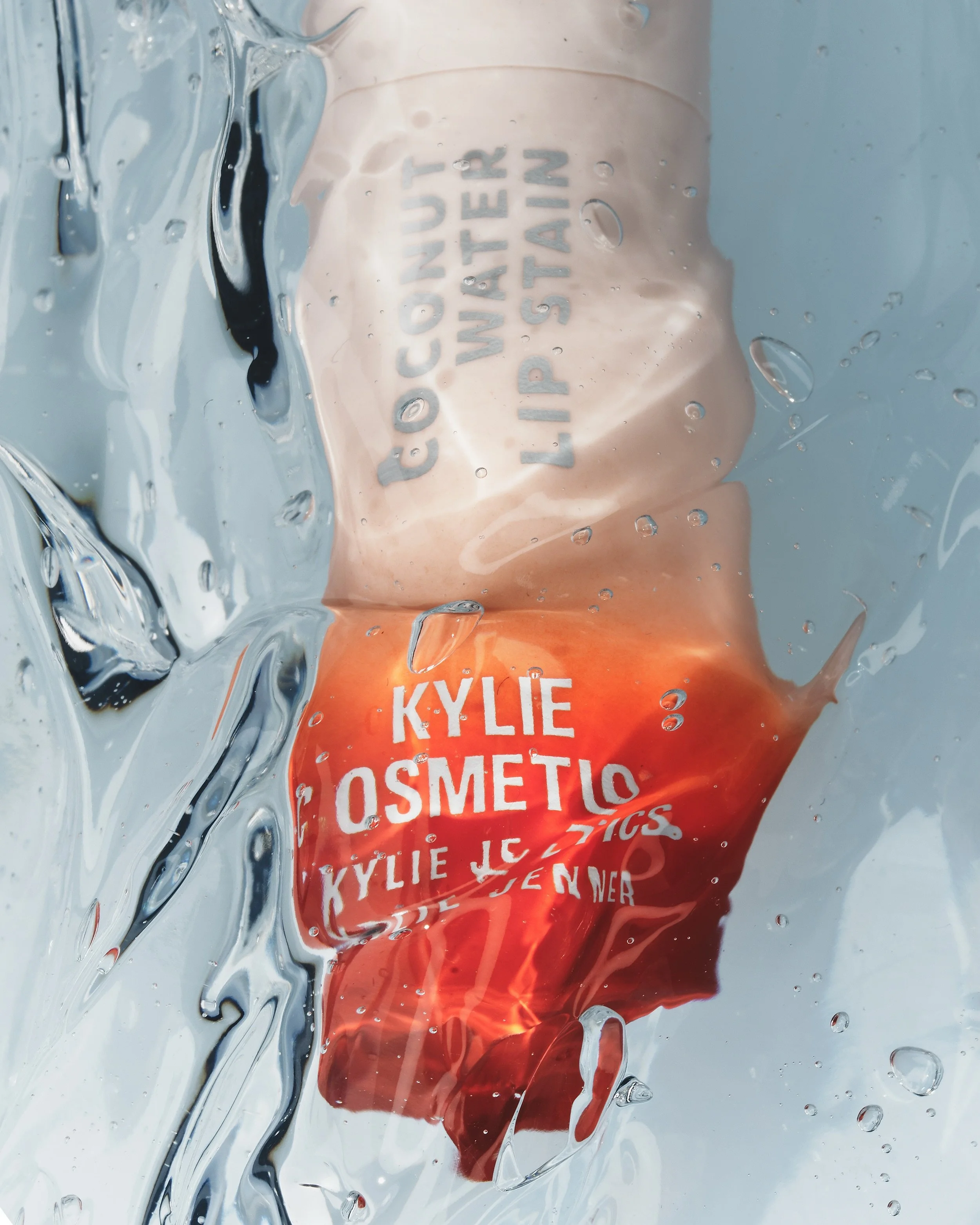 Underwater styling for @kyliecosmetics 

Photos by @dichen_chen 
Creative @lucygraham 
Digi Tech @stevenruggiero_ 
Production @eemelia_lane @charitycardiasmenos 
Styling by me 💦