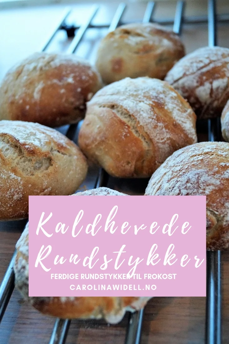 Kaldhevede rundstykker til frokost.jpg