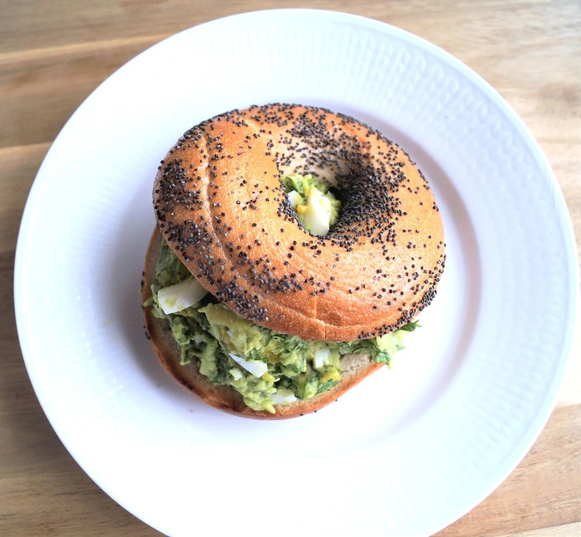 bagel+med+avokado+og+egg.jpg