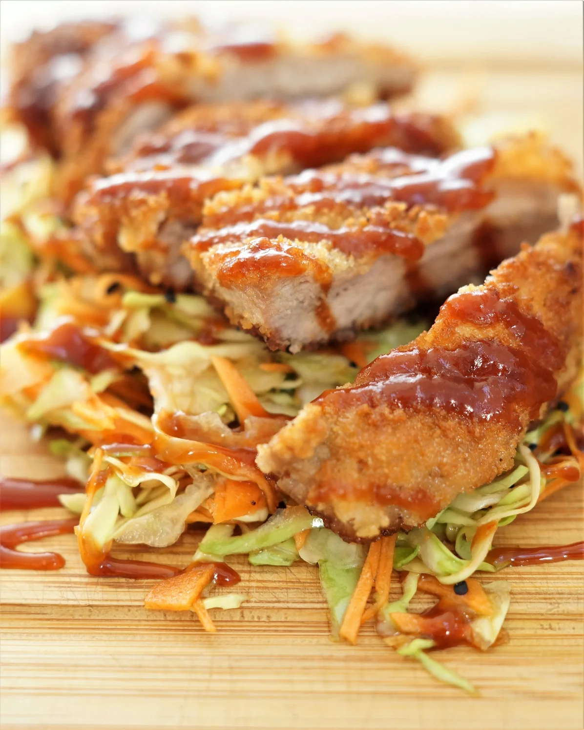 Tonkatsu med asiatisk hvitkålsalat