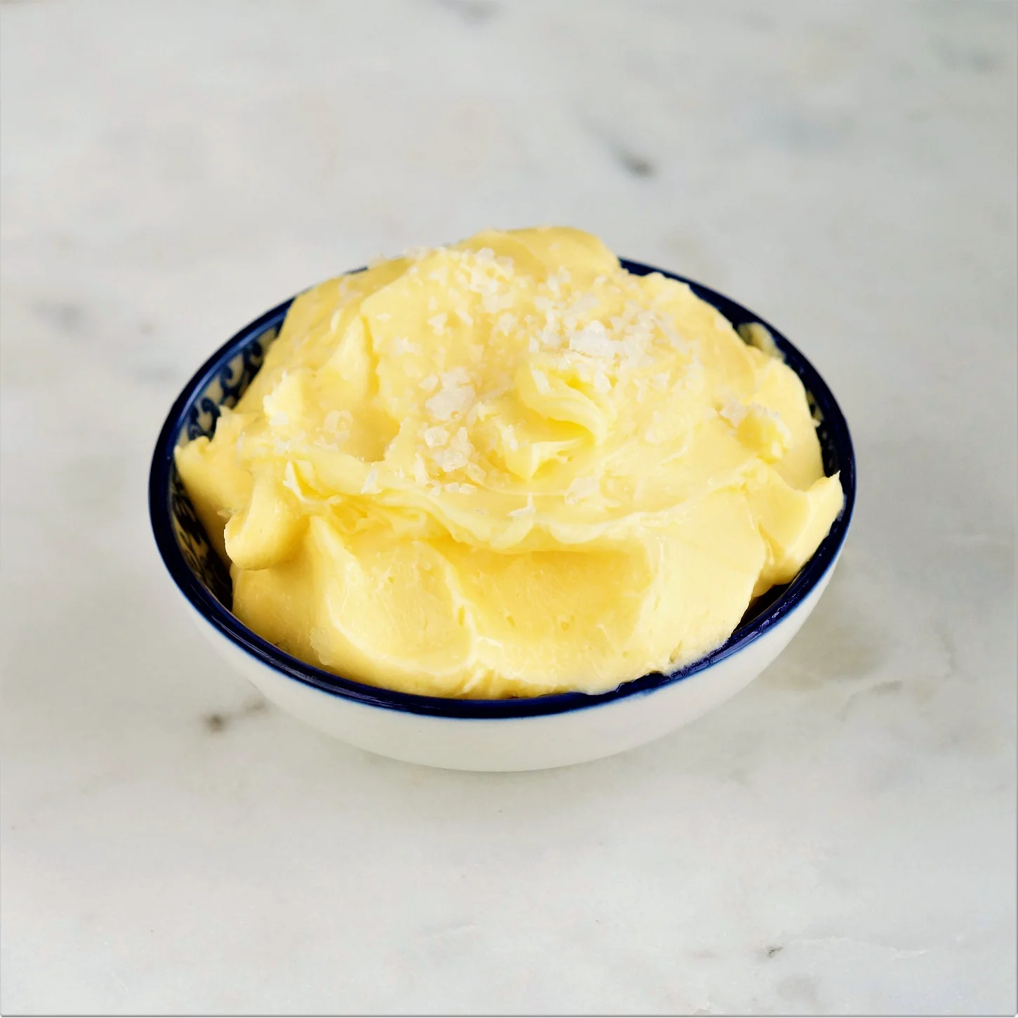hjemmelaget smør med havsalt.jpg