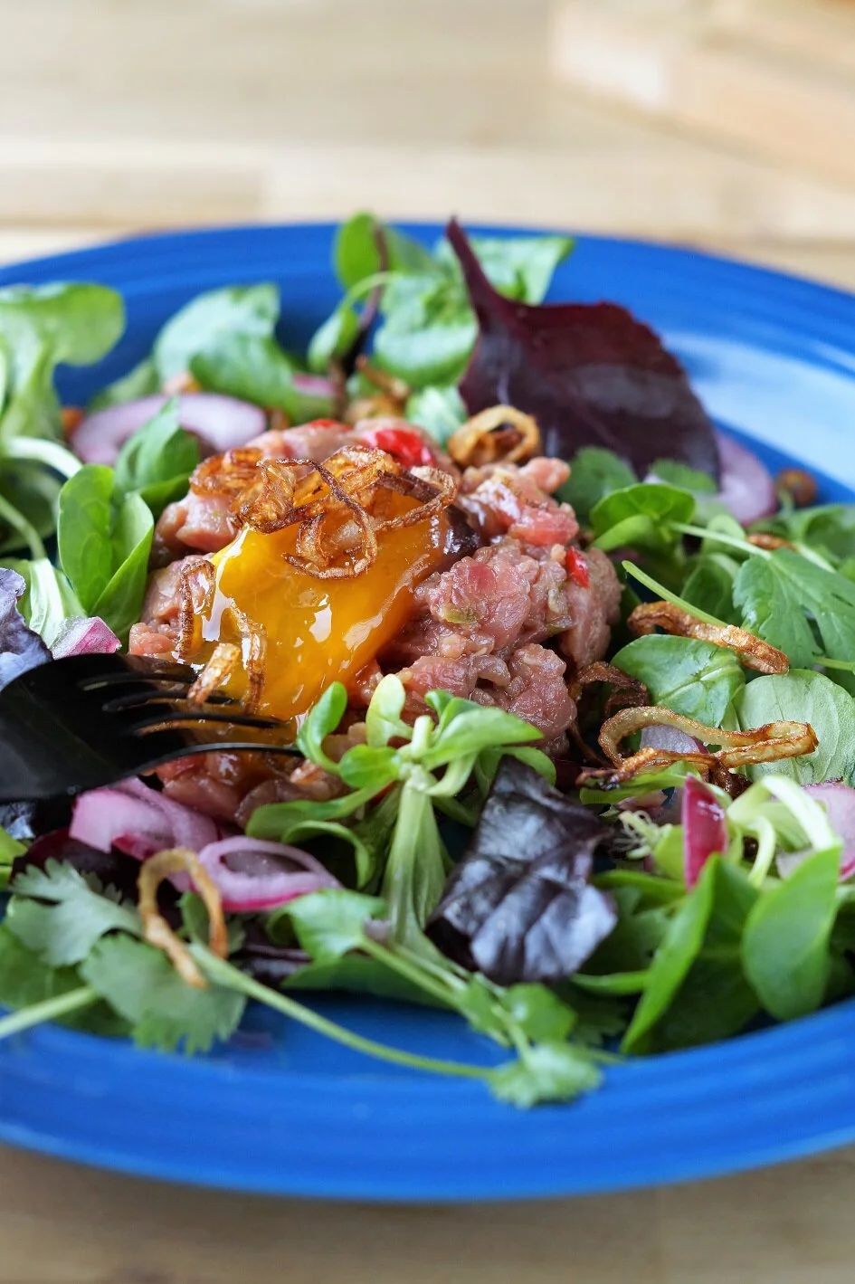 Asiatisk råbiff med soyamarinert eggeplomme