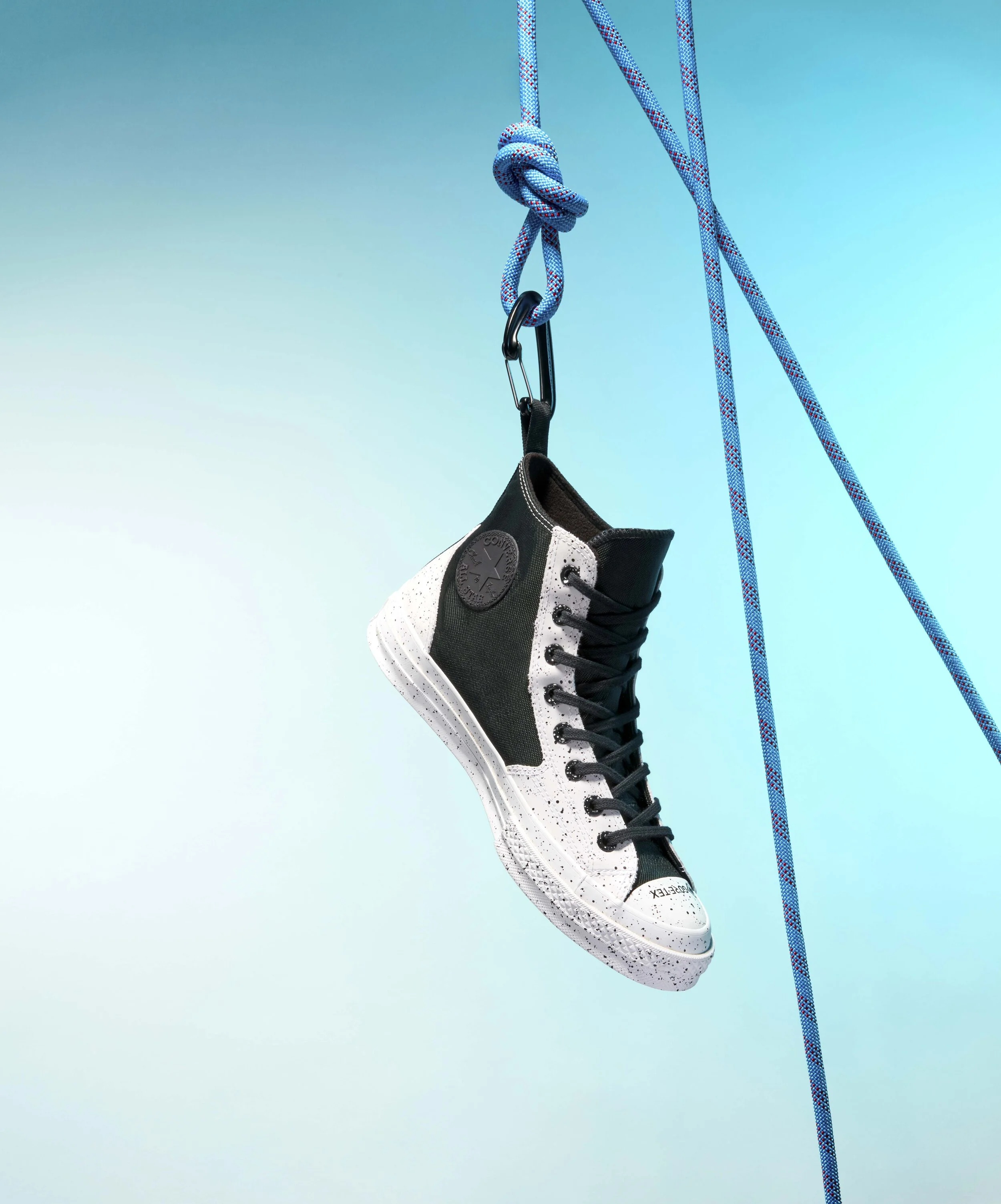 HO19_Chuck70_SohoSurvivor_Hi_Black_165939C_ 1.JPG