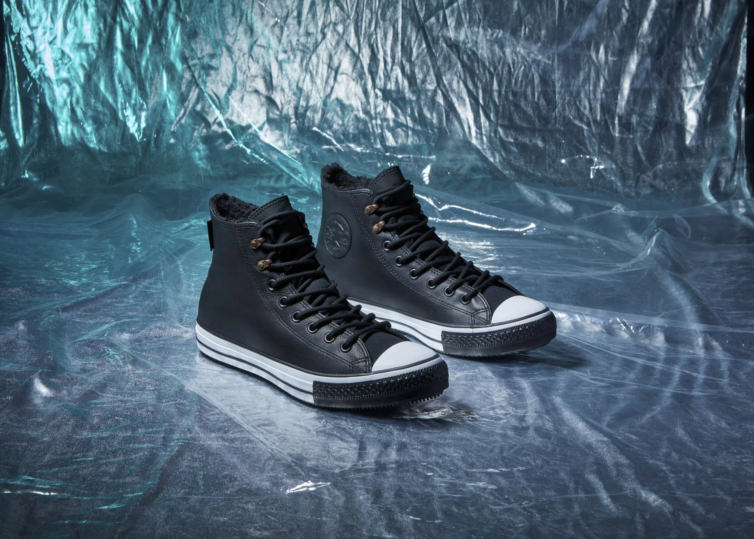 HO19_ChuckTaylor_MC18_ChuckTaylorAllStar_Winter_Materials_Pair4.JPG