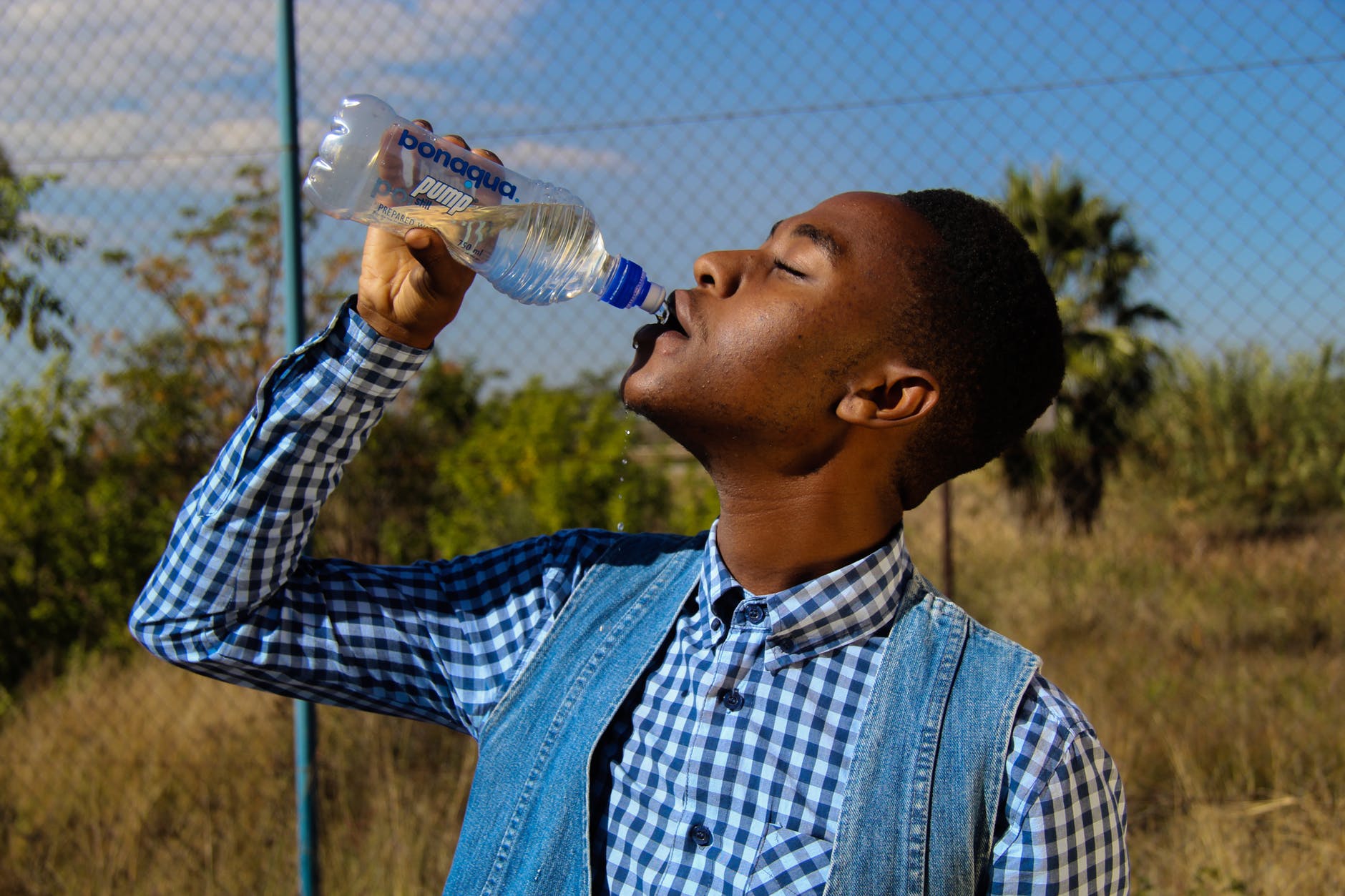drink water in summer.jpeg