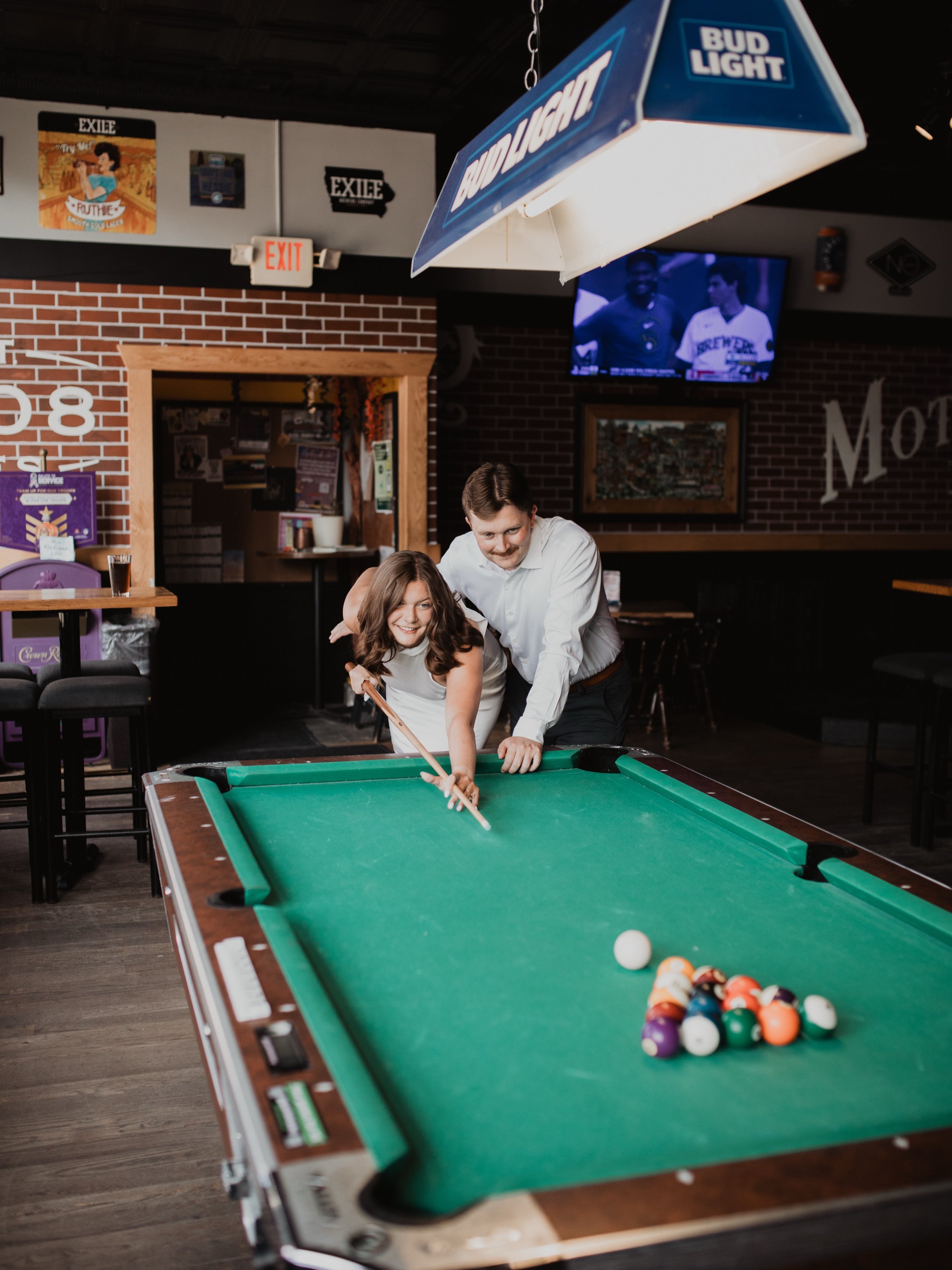 I love when my couples choose locations that are a special part of their love story. 🎱