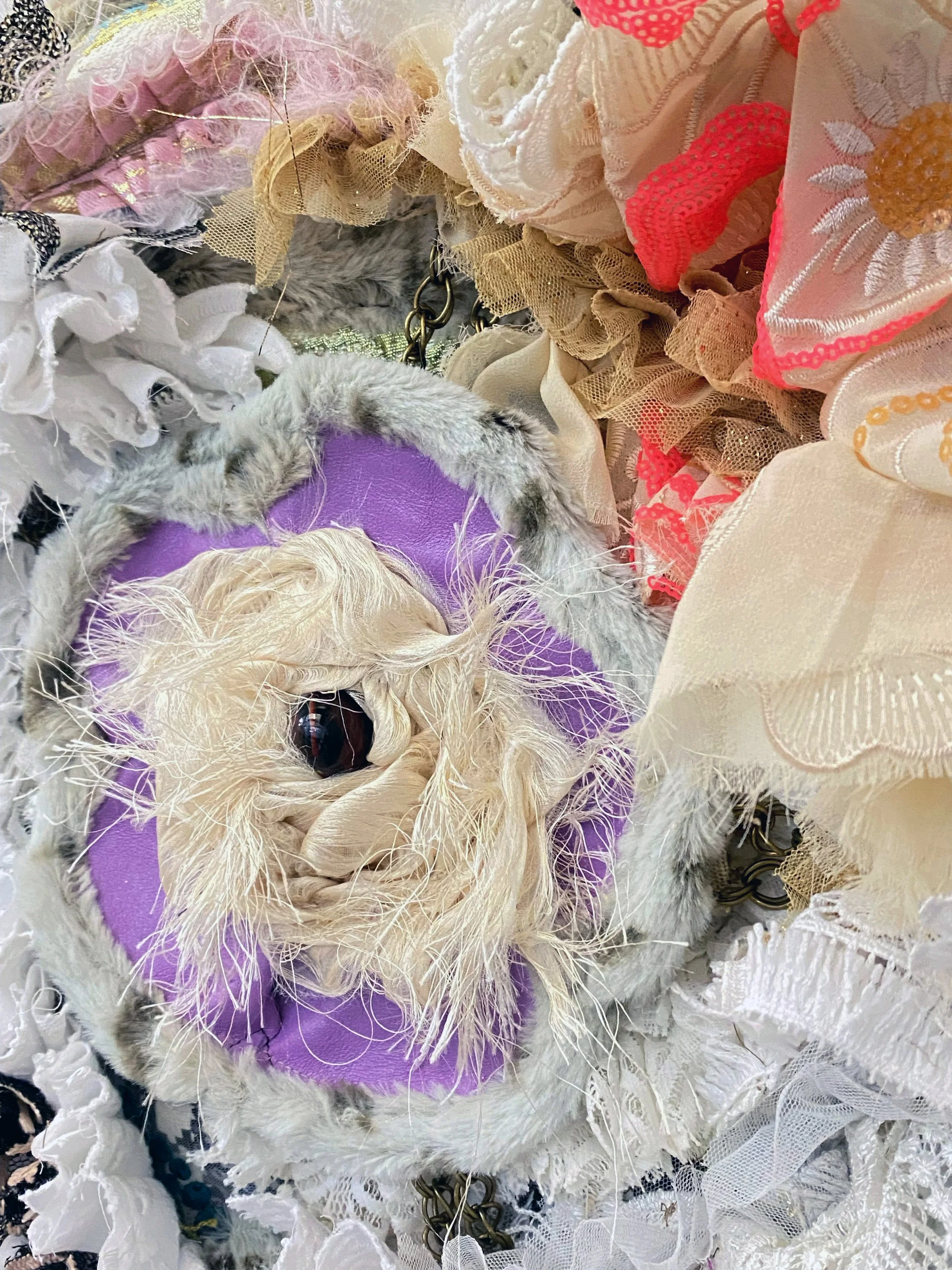 petite carnivore B_detail1.jpeg